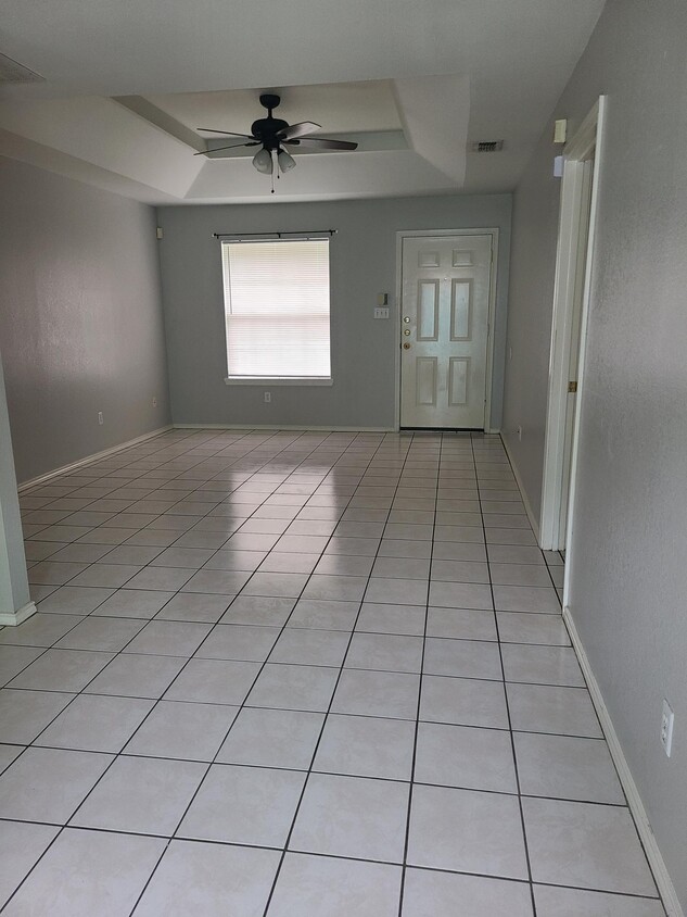 Foto principal - 1105 Lexington Cir