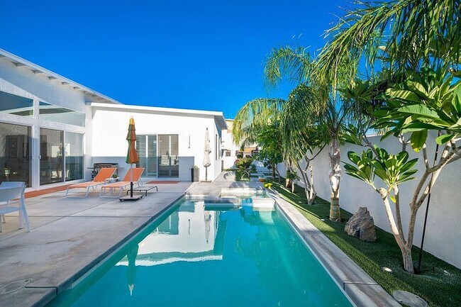 Foto del edificio - 13992 Valley View Ct