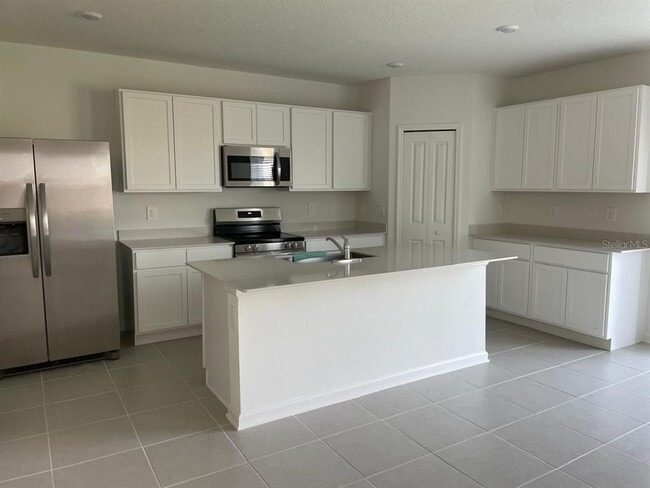 Foto del edificio - 3530 Kimbrough Dr