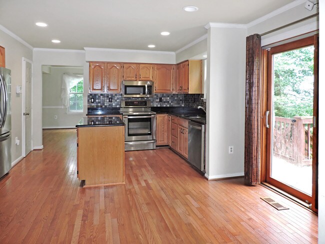 Building Photo - 2607 Meadowsweet Dr
