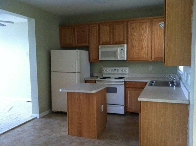 Building Photo - 3 br, 2.5 bath House - 330 BRUAW DRIVE