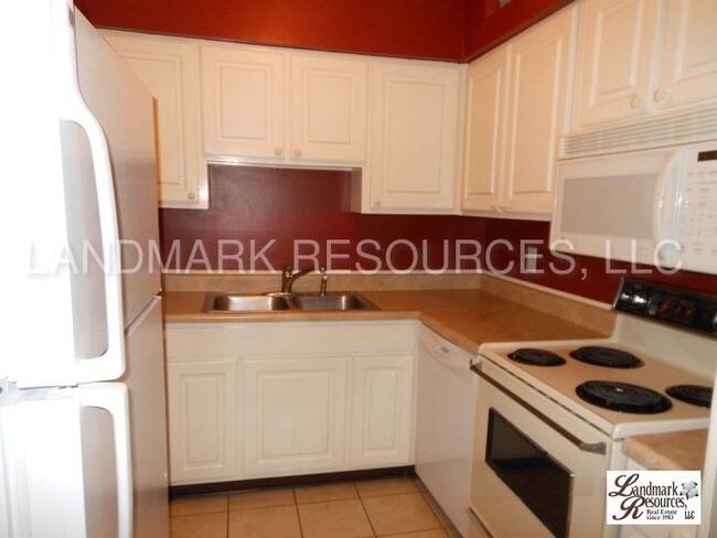 Building Photo - 301 Harbor Heights Dr