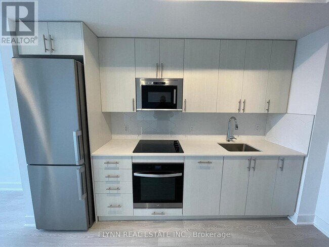 Photo du bâtiment - 2545-2545 Simcoe St N