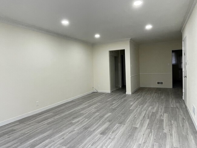 Foto del edificio - 3905 W 4th St