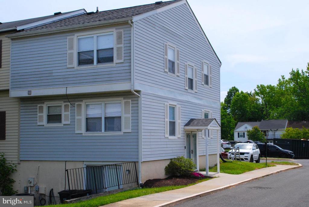 Primary Photo - 396 Harry S Truman Dr