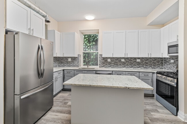 Foto del edificio - 1346 N Maplewood Ave