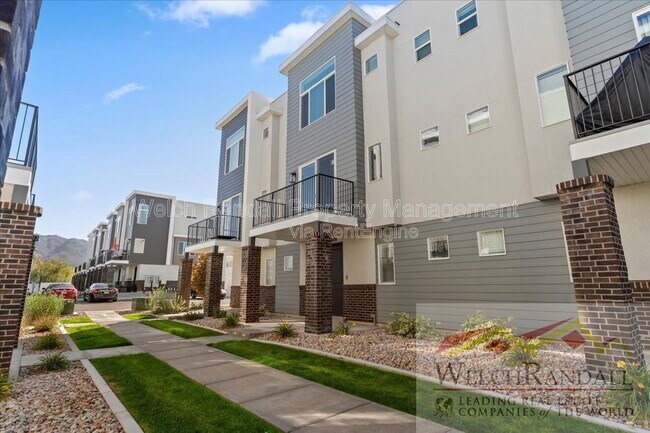 Foto del edificio - 2348 James Wy