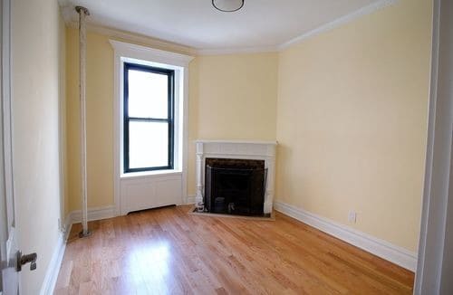 Building Photo - 112 E 17th St