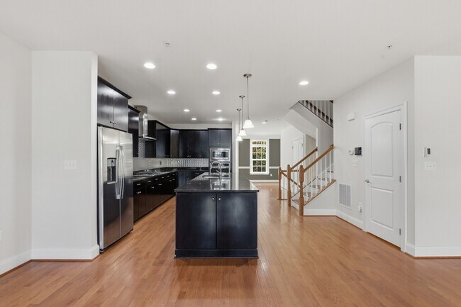 Foto del edificio - 15816 Swanscombe Lp