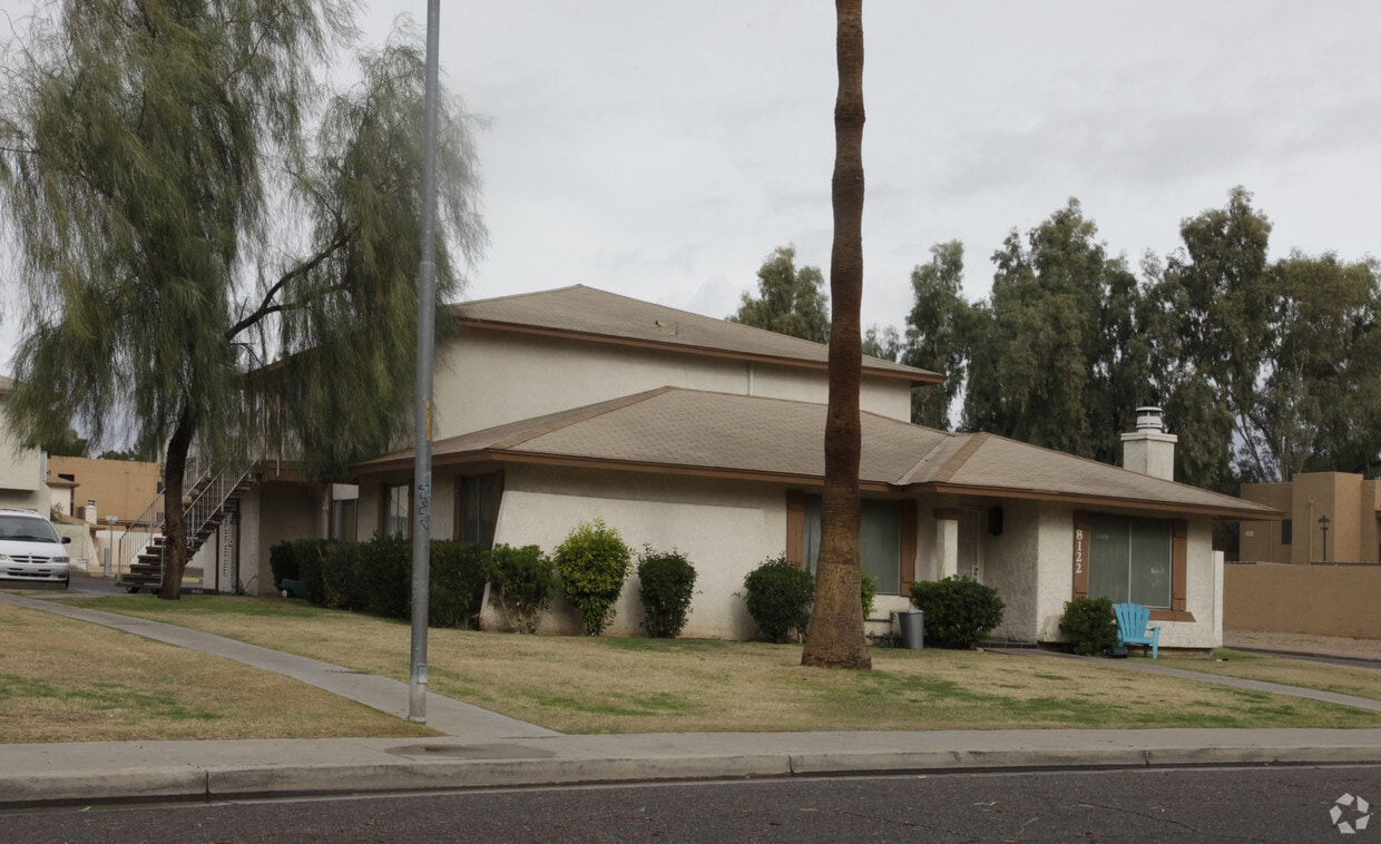 Building Photo - 8122 N 33rd Ave