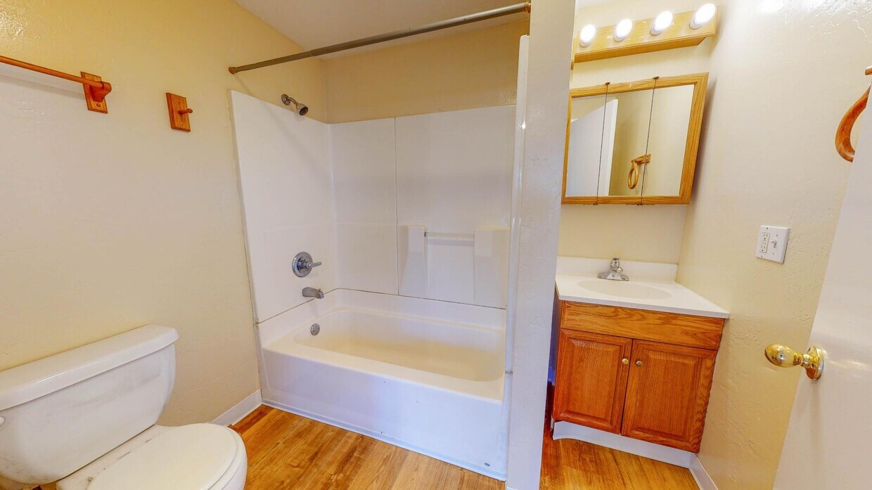 Foto principal - 121 N Wasson St