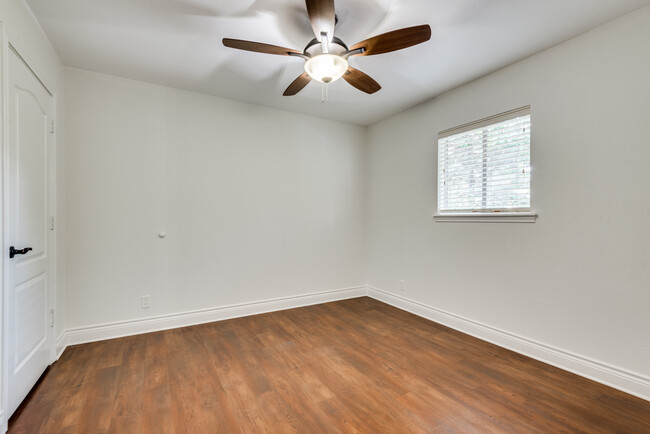 Bedroom - 5612 Grover Ave