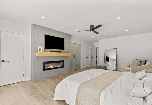 Foto del edificio - 240 W Gainsborough Rd