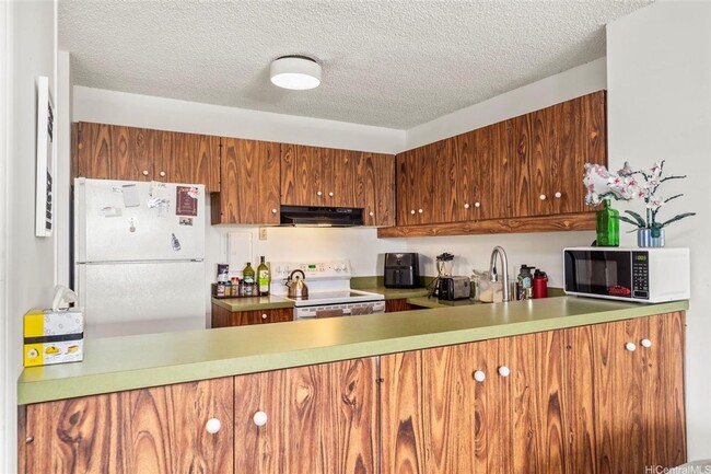 Building Photo - Mott-Smith Lani Loa/1 BR/1 BA/1 PK