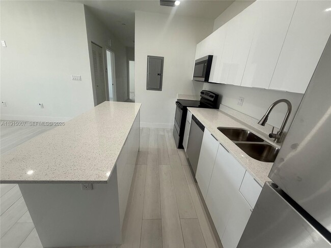 Foto del edificio - 909 E 24th St