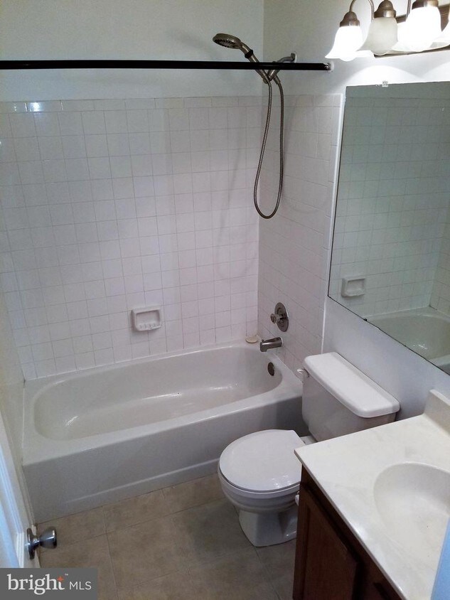 Foto principal - 6072 Essex House Square