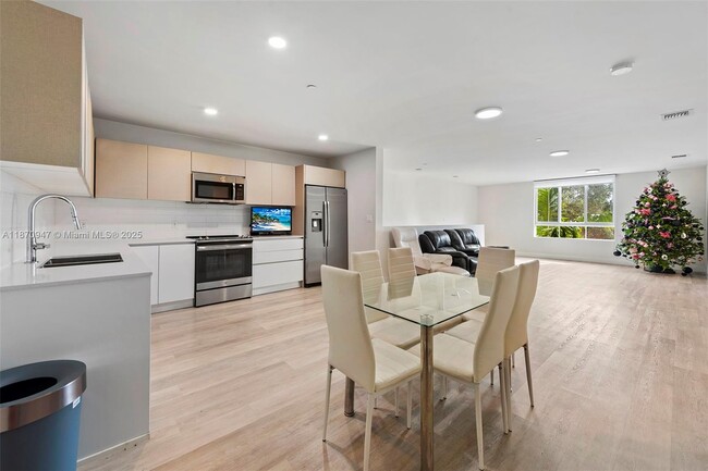 Distinctive 3-Bedroom Garden Villa in Aven... - Distinctive 3-Bedroom Garden Villa in Aven... Apartment