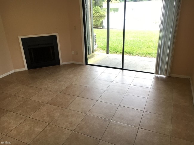 Building Photo - 2 br, 2.5 bath  - 16650 Brigadoon Dr