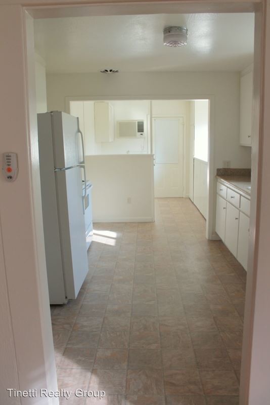 Building Photo - 2 br, 1 bath House - 115 W. 18th St.