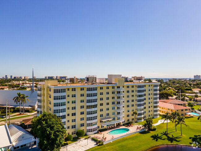 Building Photo - Country Club Towers