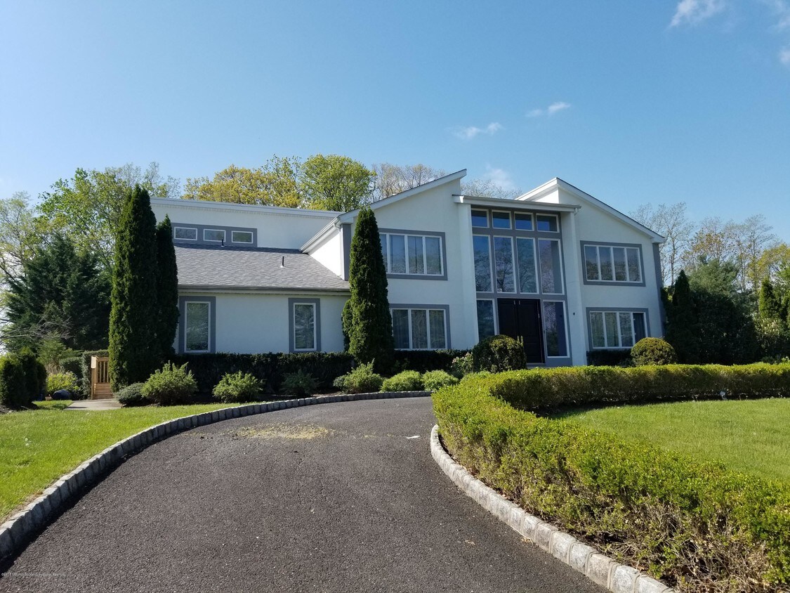 5 Valley Rd, Eatontown, NJ 07724 House for Rent in Eatontown