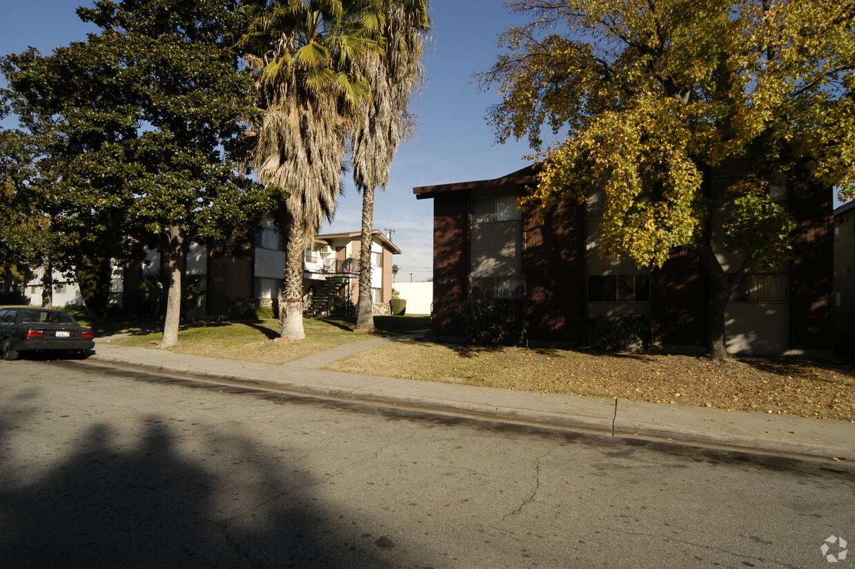 Primary Photo - Pradera Avenue Apartments