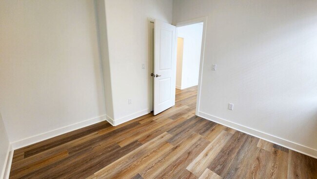 Foto del edificio - 636 N Orange Dr