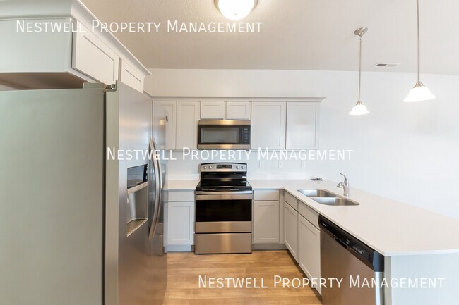 Building Photo - 58 W Silver Springs Dr