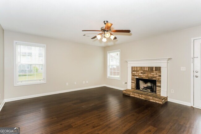 Foto del edificio - 5102 Redcoat Ln