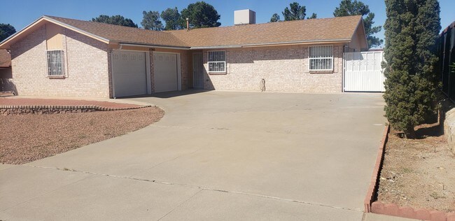 Building Photo - 11505 Tony Tejeda Dr