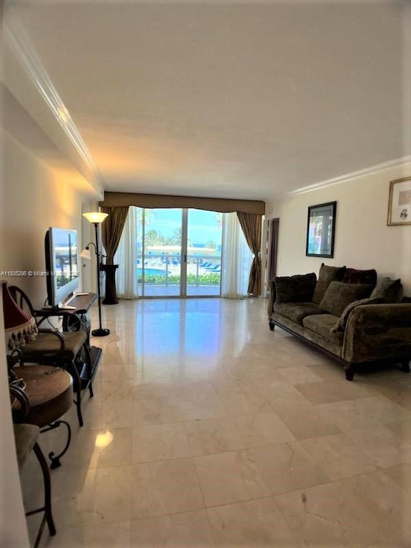 Building Photo - 17555 Collins Ave