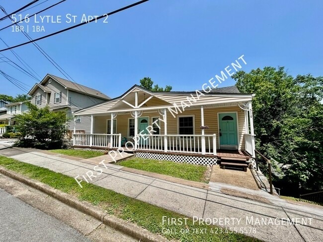 Building Photo - 516 Lytle St