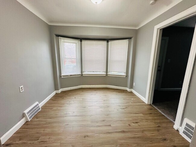 Foto del edificio - 3 Bedroom 1 Bath For Lease -Section 8 Ready Call 313-429-3244