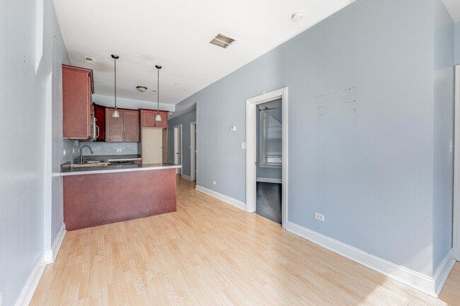 Foto del edificio - 2450 S Homan Ave