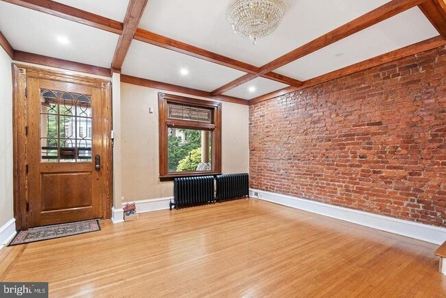 Building Photo - 5918 Pulaski Ave