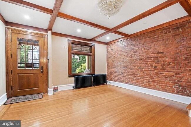 Foto del edificio - 5918 Pulaski Ave