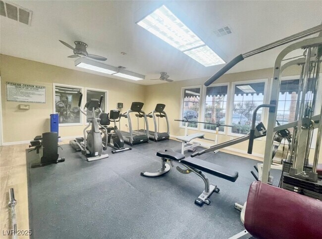 Foto del edificio - 231 W Horizon Ridge Pkwy