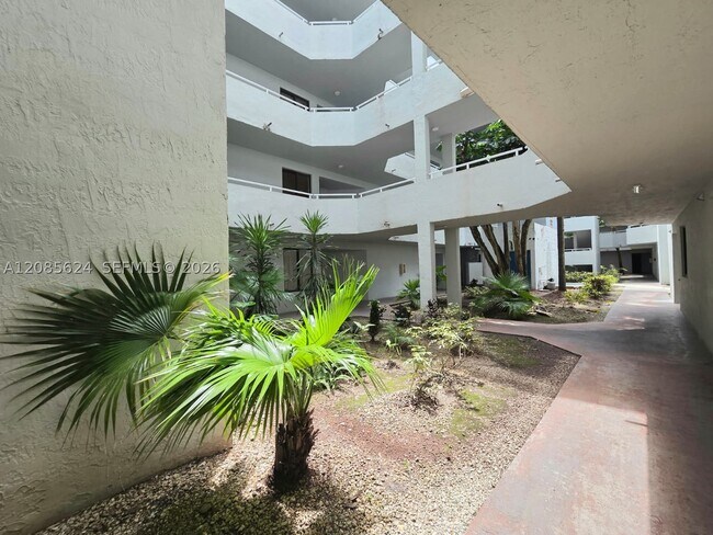 Building Photo - 8365 SW 152nd Ave