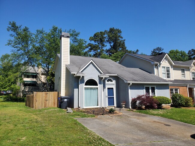 Front - 2675 Arbor Glen Pl