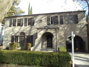 Building Photo - 3239 E Curtis Dr