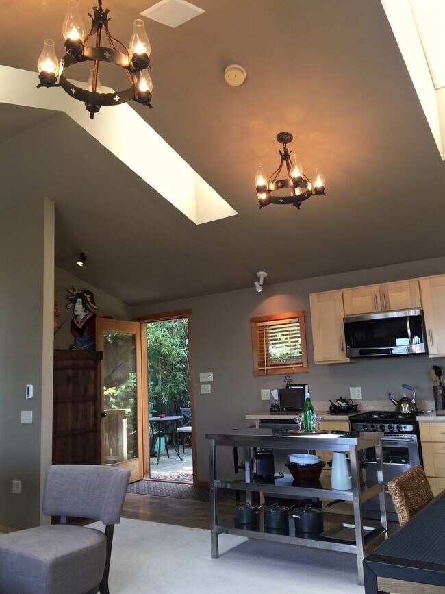 Foto del edificio - 10836 Vashon Hwy SW