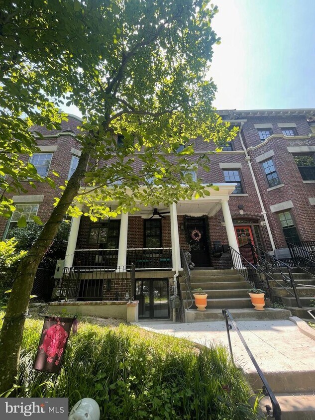 Primary Photo - 1822 Lamont St NW