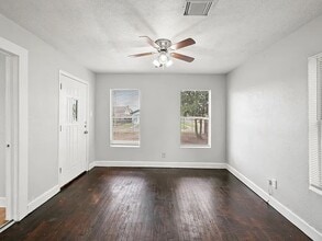 Building Photo - 3101 Illinois St