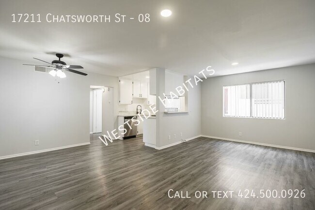 Foto del edificio - 17211 Chatsworth - Gorgeous, fully renovat...