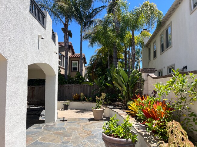Building Photo - 7437 Magellan St