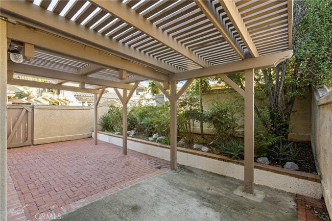 Building Photo - 134 Encantado Canyon