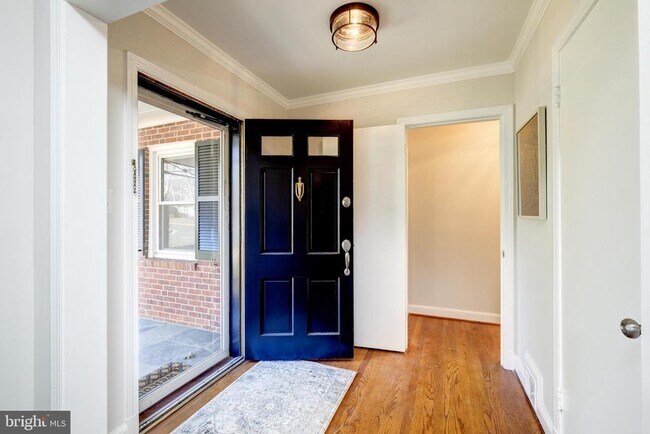 Foto del edificio - 2900 Linden Ln