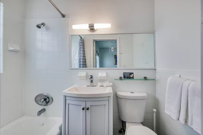Building Photo - 7133 Bonita Dr