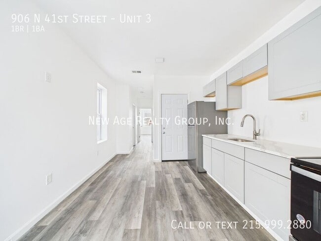 Building Photo - 906 N 41st St