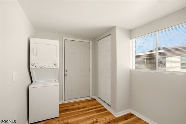 Foto del edificio - 1640 Daniels Dr